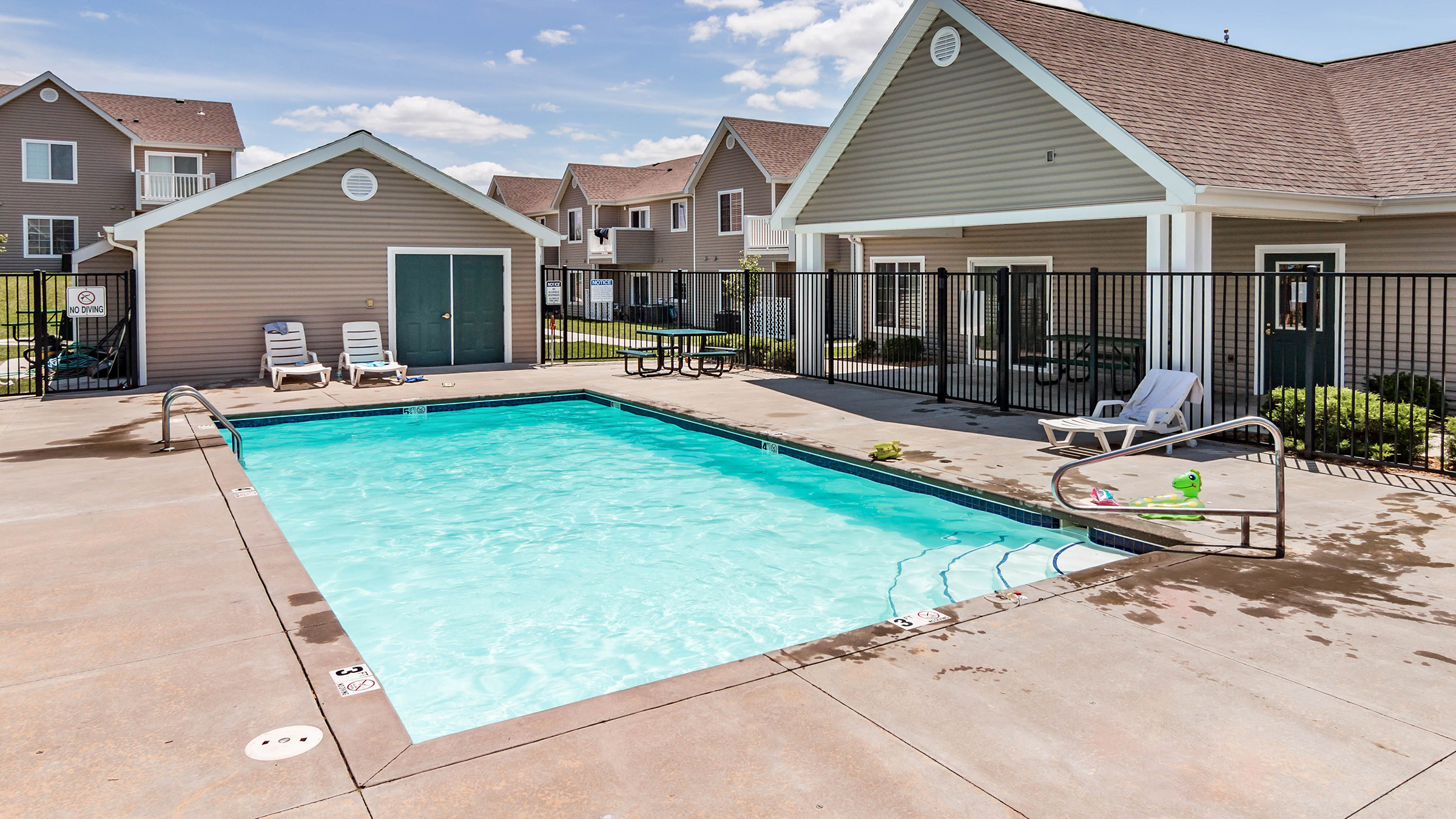 Hickory Hills Residences, Swimming Pool